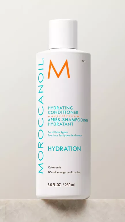 FemmeNordic's choice in the Moroccanoil Vs Pureology comparison, the Hydrating Conditioner by Moroccanoil 