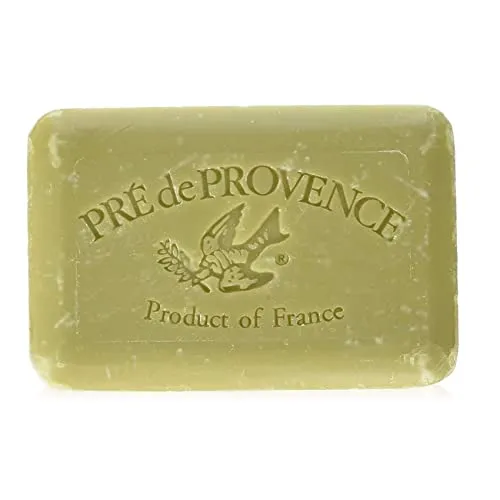 A Pre de Provence soap bar, this time fragranced with lavender.